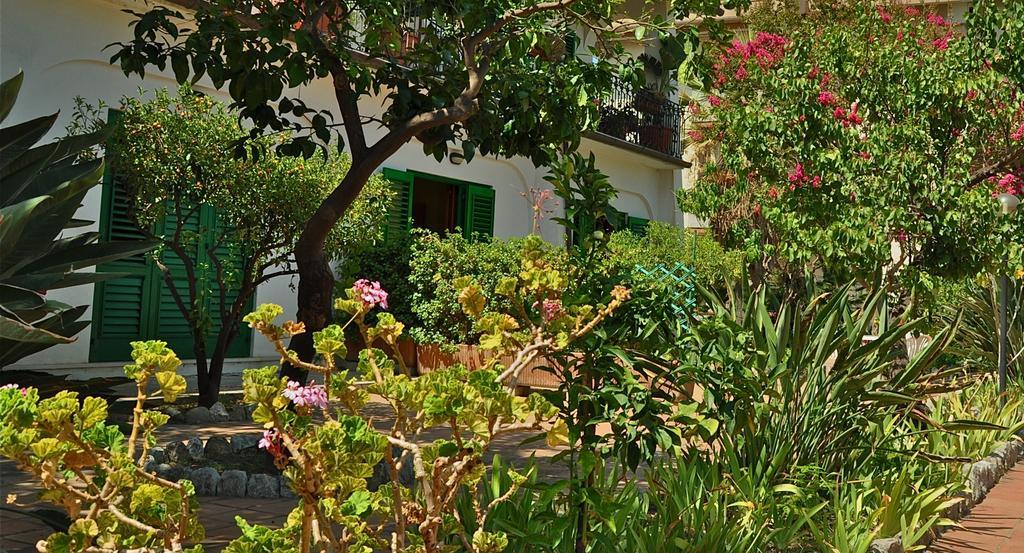 Seafront Apartments Garden House Taormina Quarto foto